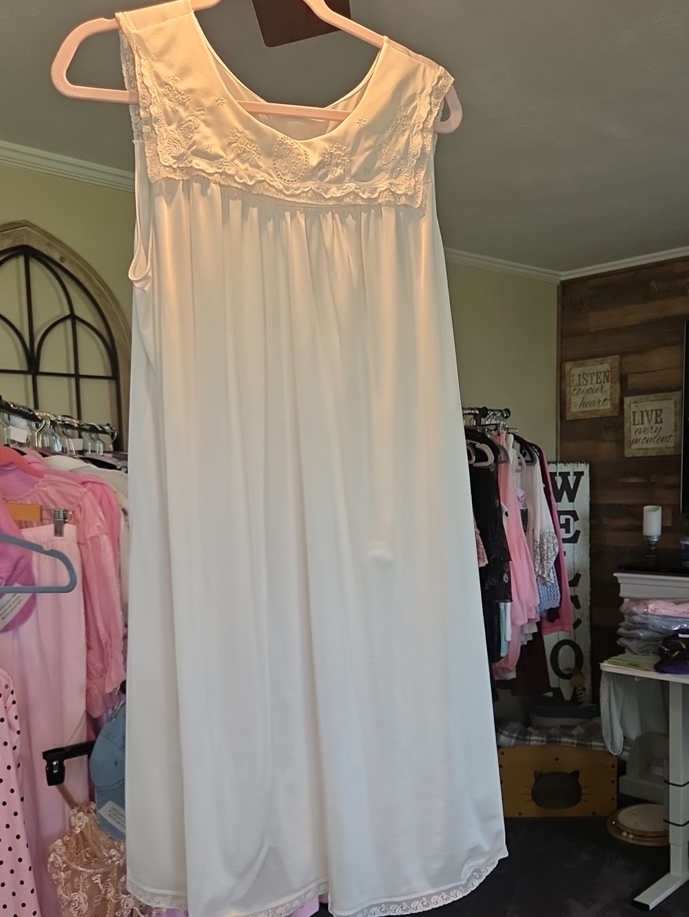 Vintage Sleeveless Lace Yoke Chemise Nightgown - Cream